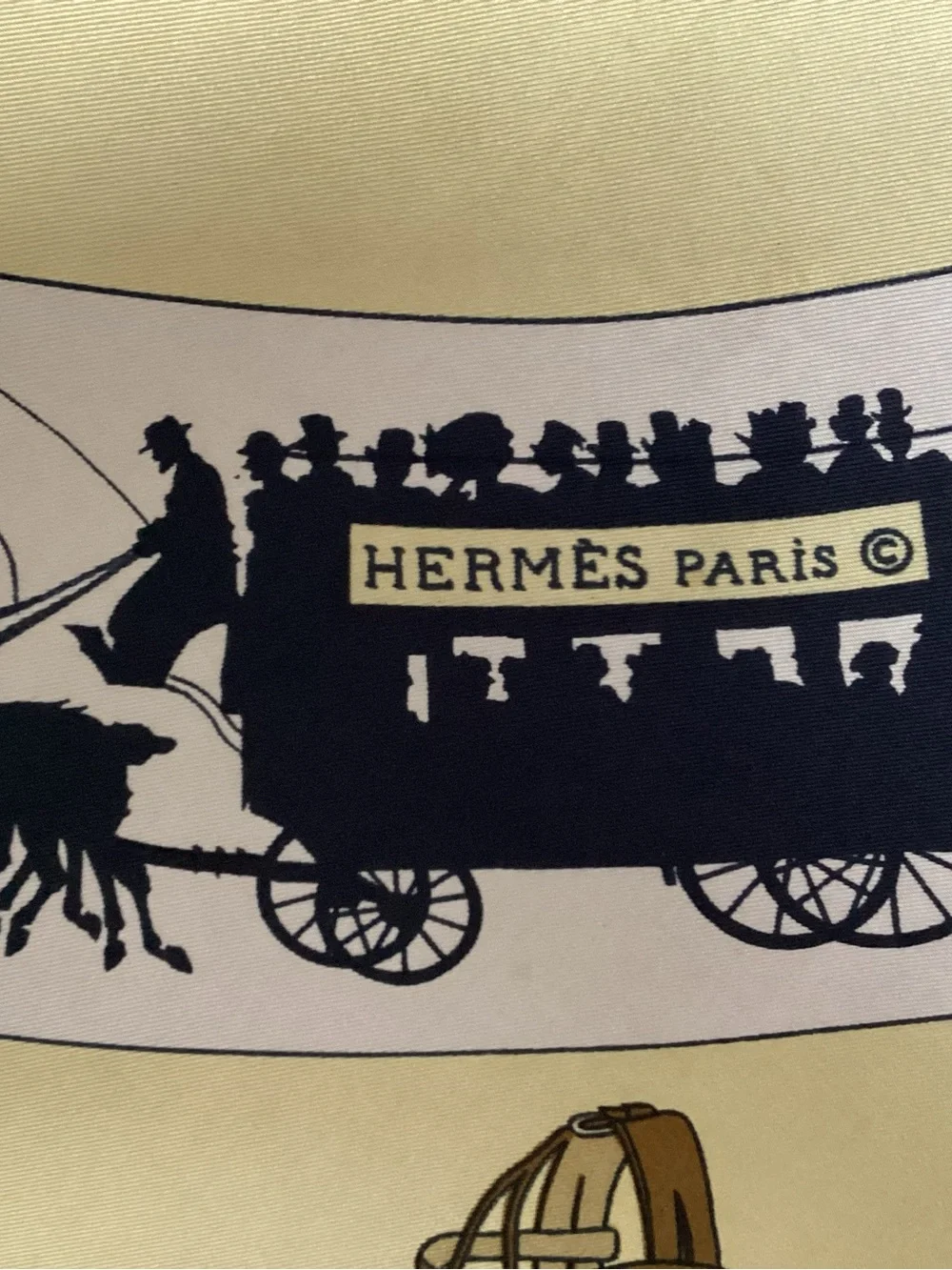 Authentic vintage Hermès silk square "Paris qui roule" from 1951 . With box . - Picture 2 of 16